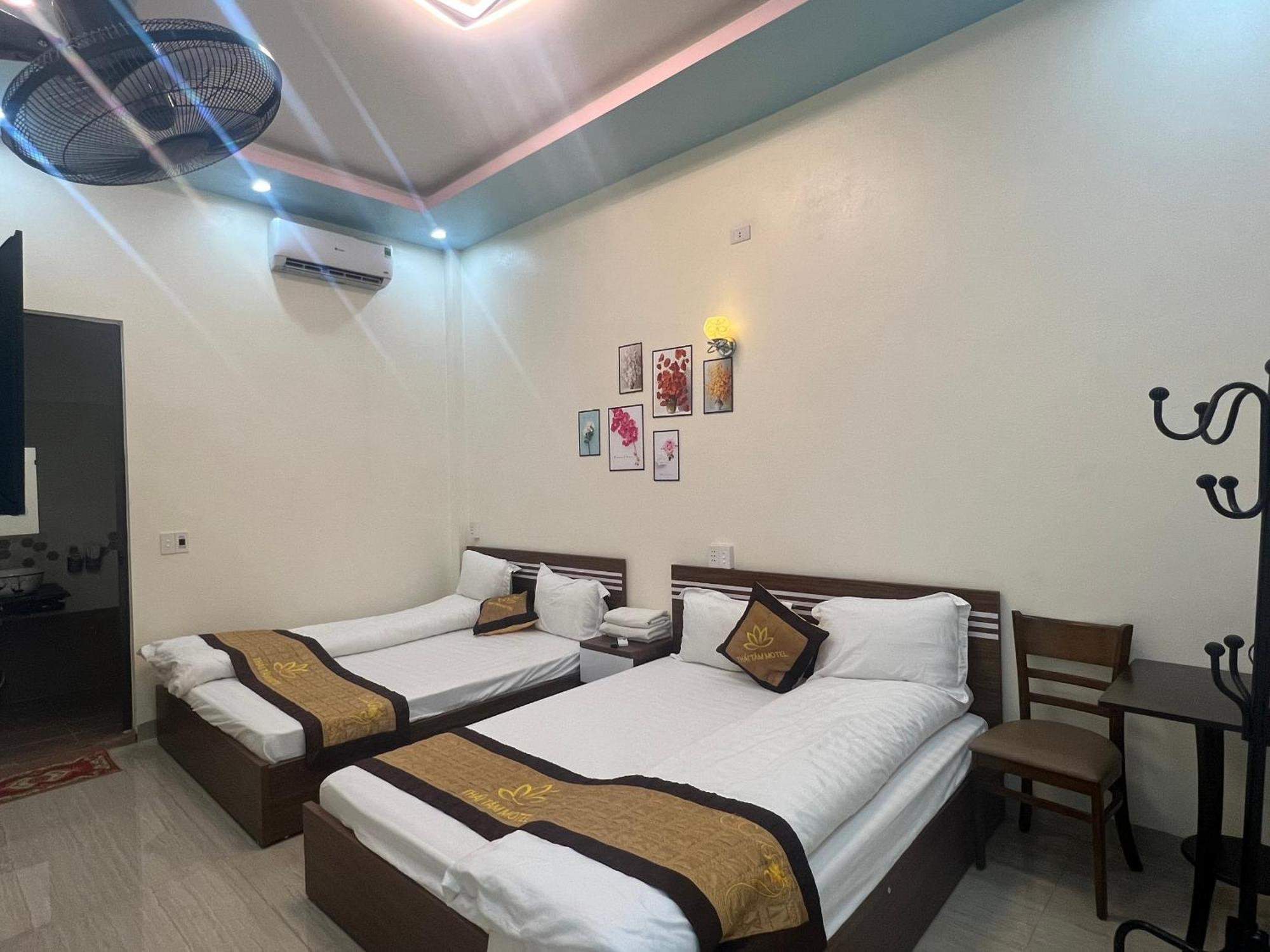 Thai Tam Motel Dong Van  Exteriör bild