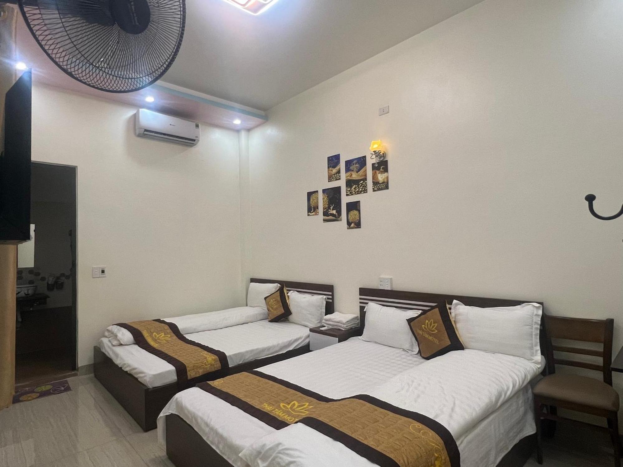 Thai Tam Motel Dong Van  Exteriör bild